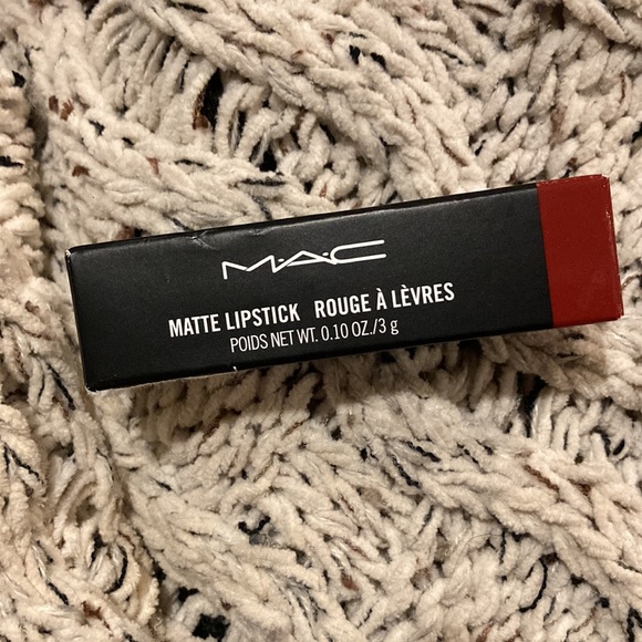 M•A•C MATTE LIPSTICK -RING THE ALARM - Picture 3 of 6